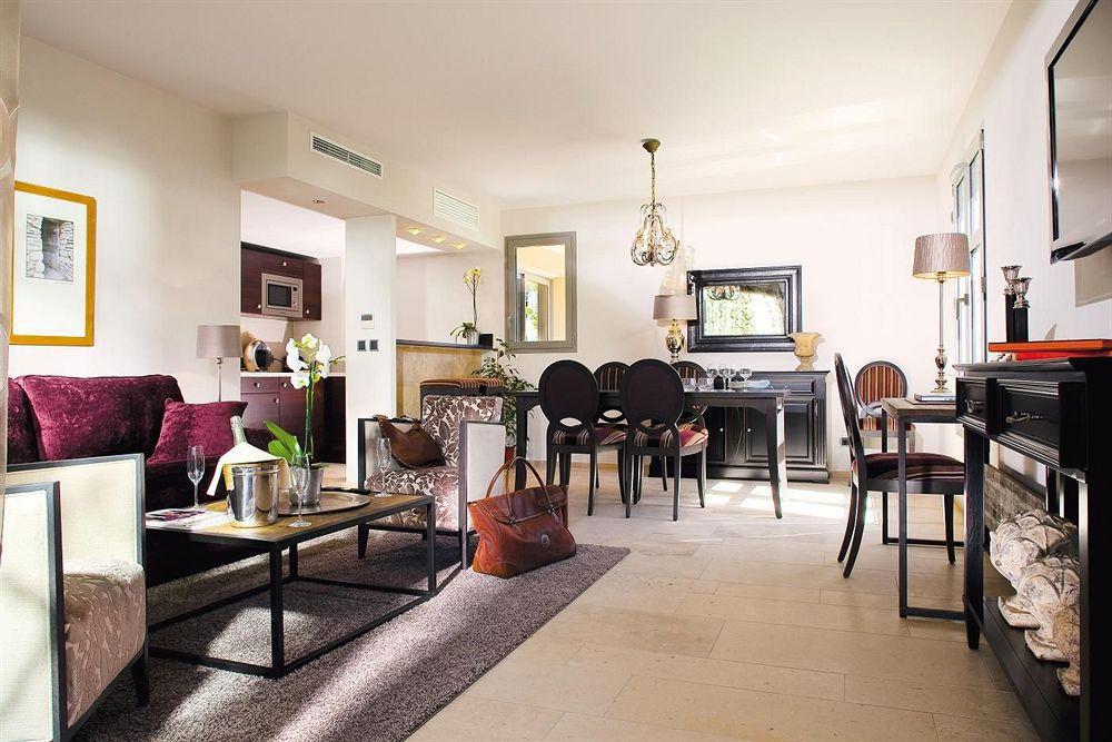 Residence Hoteliere 4 Etoiles Les Mas Du Grand Vallon Mougins Kamer foto